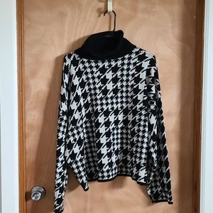 H&M Hounds tooth turtleneck sweater